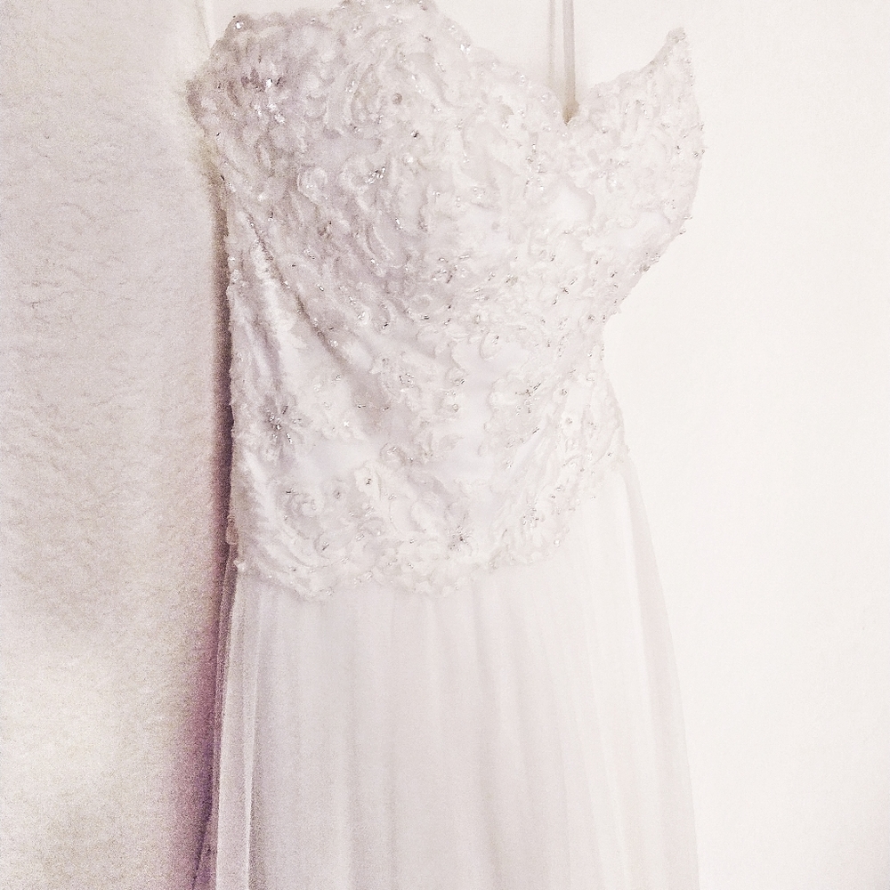 Strapless Beaded ivory wedding dress size 6